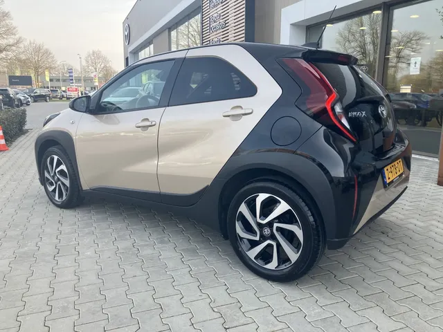 Toyota Aygo X 1.0 VVT-i AUTOMAAT Puls | Apple Car-Play | Camera