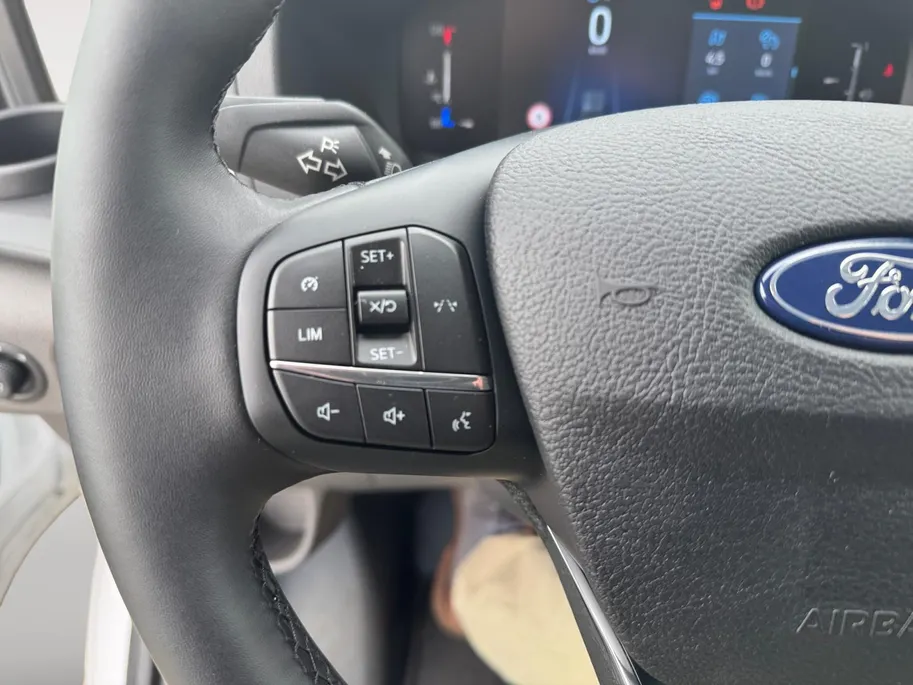 Ford Transit 350 2.0 TDCI L2H2 Trend 130 pk FWD | BPM-VRIJ | Achteruitrijcamera | Trekhaak | Verwarmde bestuurdersstoel en bijrijdersbank | Cruise Control