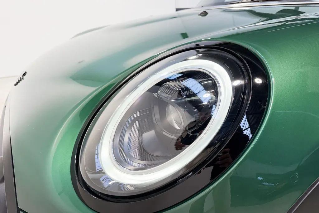MINI Cooper Cabrio 1.5 Cooper Seaside Edition