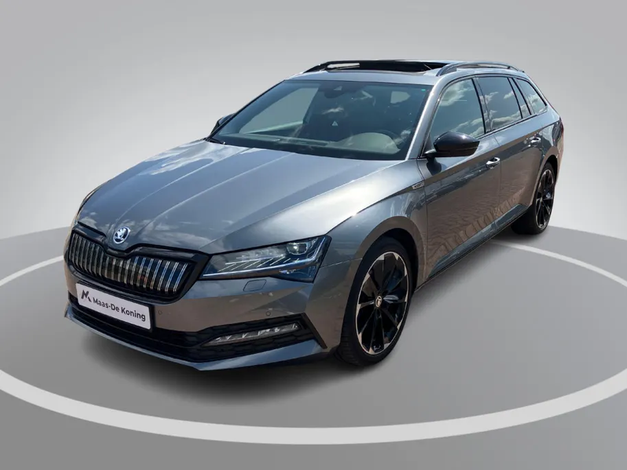 Škoda Superb 1.4TSI 160KW/218PK Sportline DSG · Panoramadak · Trekhaak · Camera + Parkeersensoren · Stoelverwarming  voor & achter ·