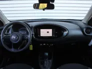 Toyota Aygo X 1.0 VVT-i S-CVT first | Camera | Android Auto/Apple Carplay | Cruise | Clima | Automaat | 17' LM |