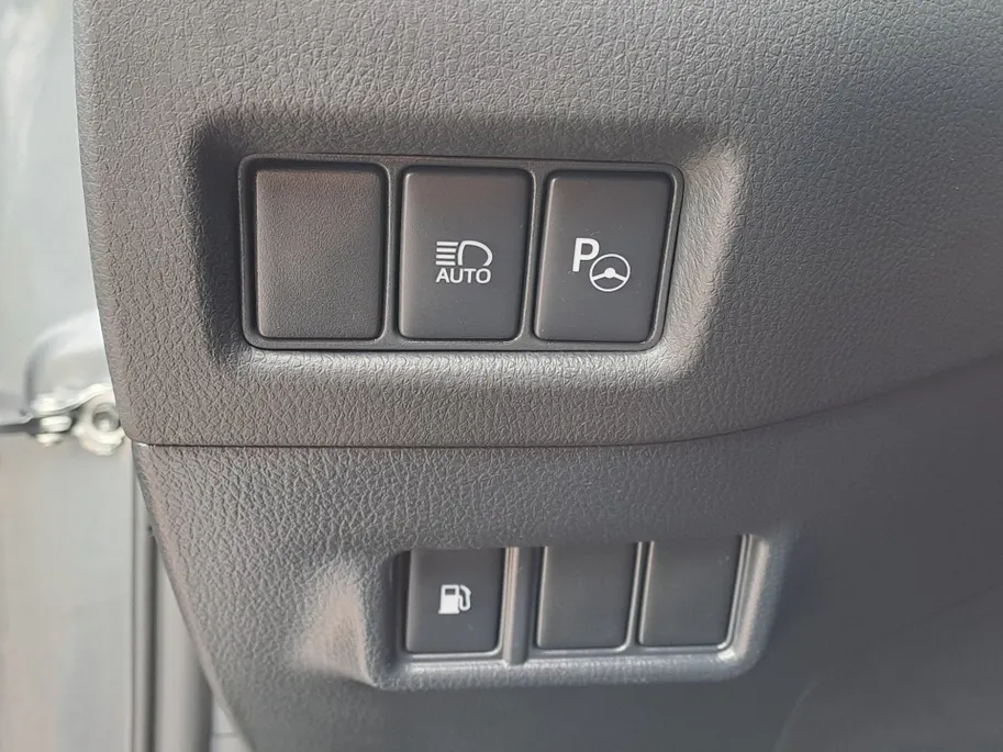 Toyota C-HR 2.0 Hybrid Executive | Automaat | Cruise control adaptief | JBL | Camera | Navigatiesysteem full map | Apple Carplay/Android Auto | LM Velgen