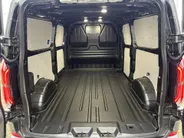 Ford E-Custom E-Custom 320 L2H1 Limited 65 kWh DEMO I DRIVER ASSISTANCE PACK PREMIUM I ELEK. INKLAPBARE TREKHAAK I 17'' LM VELGEN I