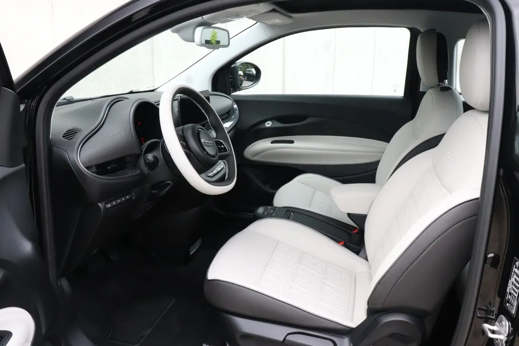 Fiat 500C La Prima by Bocelli 42 kWh | JBL | Winter | Camera | 17' VERKOCHT