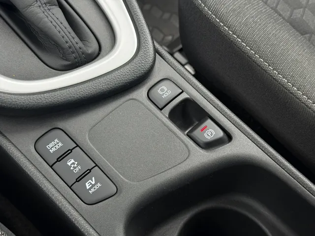 Toyota Yaris 1.5 Hybrid Dynamic | Keyless | Camera | Adapt. Cruise VERKOCHT