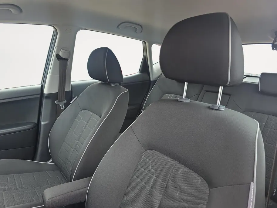 Kia Venga 1.6 CVVT X-tra | Automaat! | Trekhaak | Navigatie | Cruise Control | Airco | Parkeersensoren achter | 12 maanden garantie!