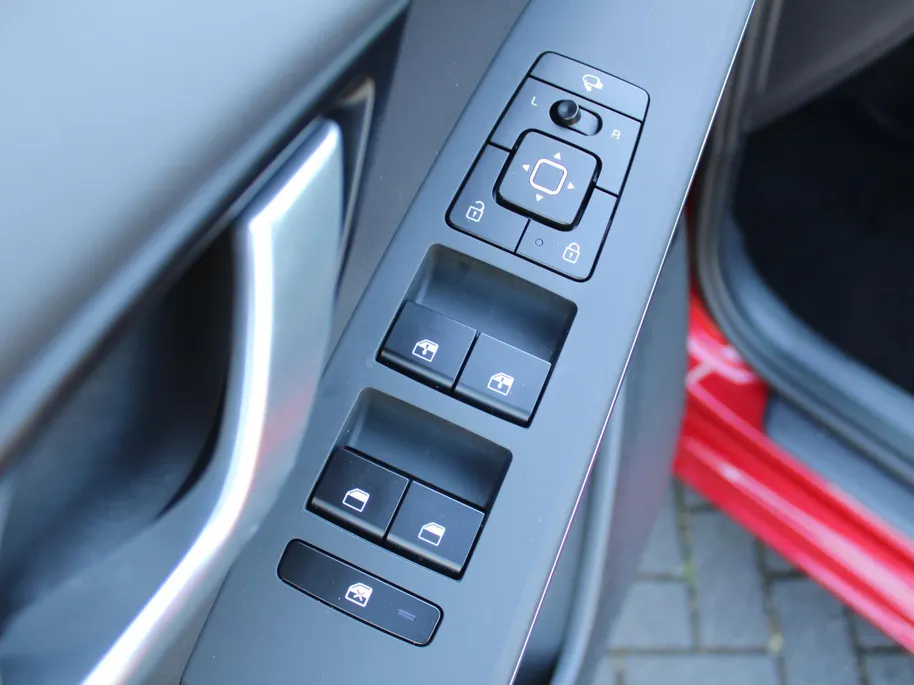 Kia Niro 1.6 GDi Hybrid DynamicLine | Camera | Cruise adapt. | Clima | 16' LM | Navi | Keyless |