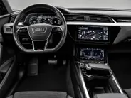 Audi e-tron 55 quattro 95 kWh 408pk S Edition · SOH 96,8% · Camera · Luchtvering · Afneembare Trekhaak · Head-Up Display · Elek. Achterklep · Stoelverwarming · 20'Velgen ·