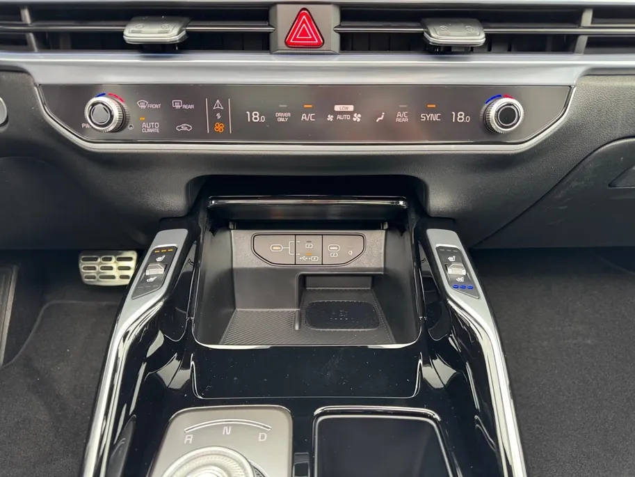Kia Sorento 1.6 T-GDi Plug-in Hybrid 4WD ExecutiveLine 7p | Bel voor info | 253 pk | Head-up display | Nu €3000 Inruilpremie!