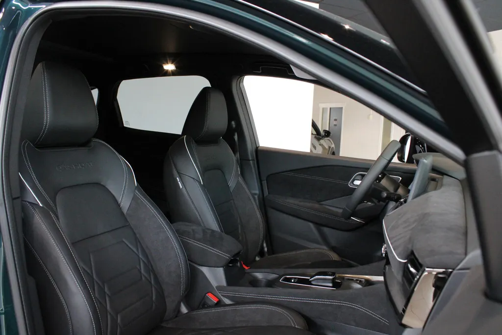 Nissan QASHQAI 1.5 e-Power N-Design |Nieuwe sterke motor|Coldpack|Panoramisch dak|Camera rondomzicht|Parkeersensoren voor en achter|Naviagatie|Apple carplay&Android auto|20inch Lichtmetalenwielen|Alcantara bekleding|