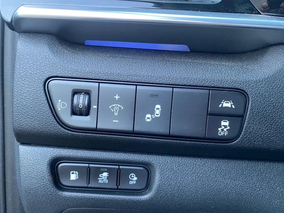 Kia Niro 1.6 GDi PHEV DynamicPlusLine | Climate control | Leder | Stoel,- en stuurverwarming | Keyless | Navigatie | Dodehoek detectie | 16 inch LM-velgen | Parkeercamera |