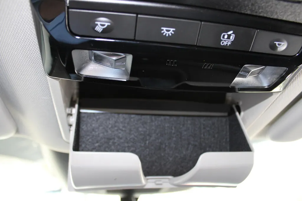 Nissan QASHQAI 1.5 e-Power Business Design | Navigatie| camera 360vieuw| Apple Carplay & Android auto | Pdc voor en achter | Two-tone lak | LM wielen | Pro-pilot | Climate controle | Inklapbare buitenspiegels | I-key |