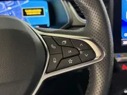 Renault Captur 160PK E-Tech Full Hybrid Techno Automaat | Camera | Parkeersensoren | Adaptive Cruise Control | Climate Control | Apple CarPlay/Android Auto | Full LED | Licht & Regen Sensor | Lichtmetalen Velgen |