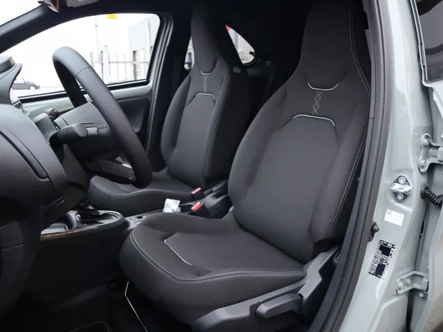 Toyota Aygo X Hybrid 115 pulse Bi-Tone