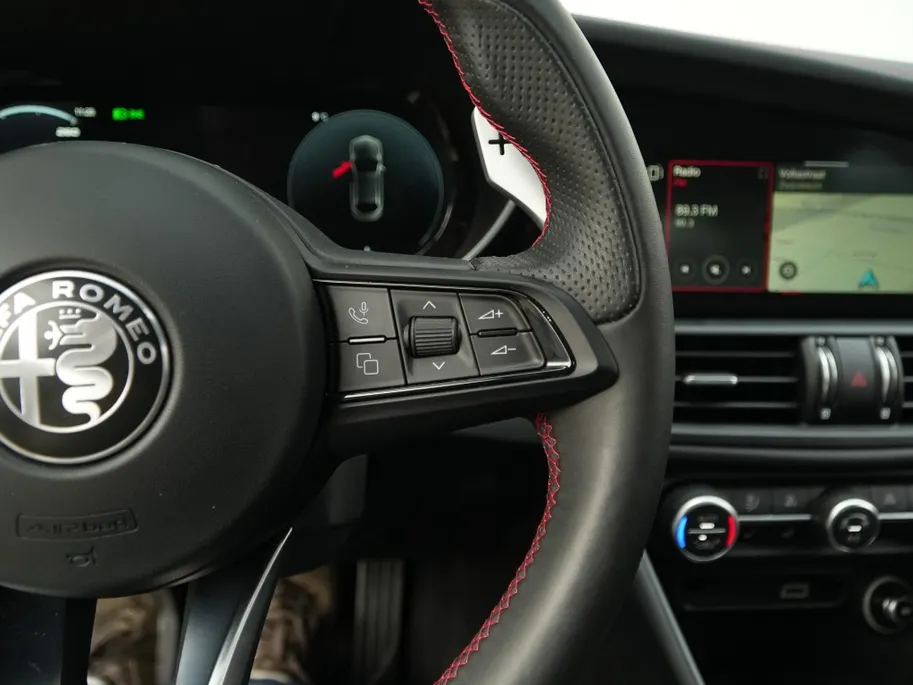 Alfa Romeo Giulia 2.0 Turbo 280 PK Competizione Q4 AWD | Harman | Veloce | 19' VERKOCHT
