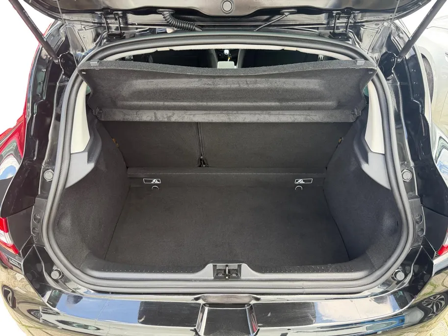 Renault Clio 0.9 TCe Limited | Navigatie | Bluetooth | Parkeersensoren | Onderhoudshistorie | LMV | Airco | Cruise Control | 12 Maanden BOVAG Garantie