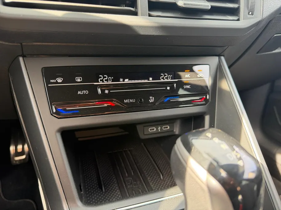 Volkswagen Taigo 1.0 TSi DSG7-autom. R Line | Automaat | Camera | Climate Control | Apple Carplay/Android Auto | Keyless | Sportstoelen | R-line