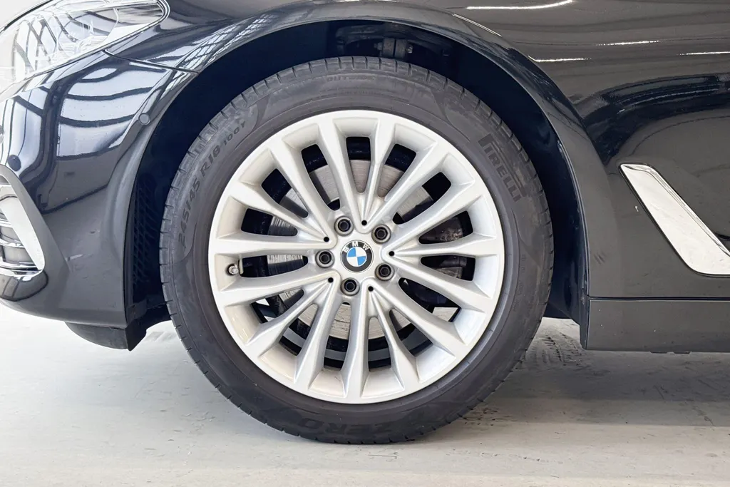 BMW 5 Serie Touring 520i High Executive Edition