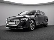 Audi e-tron 55 quattro 95 kWh 408pk S Edition · SOH 96,8% · Camera · Luchtvering · Afneembare Trekhaak · Head-Up Display · Elek. Achterklep · Stoelverwarming · 20'Velgen ·