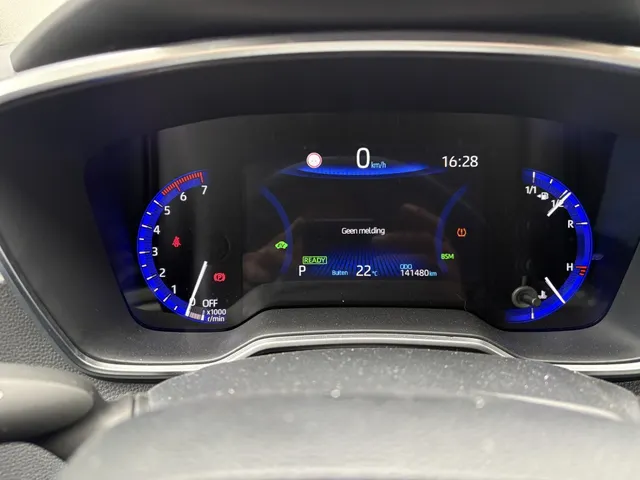 Toyota Corolla 1.8 Hybrid Executive | Leer | All Seasons