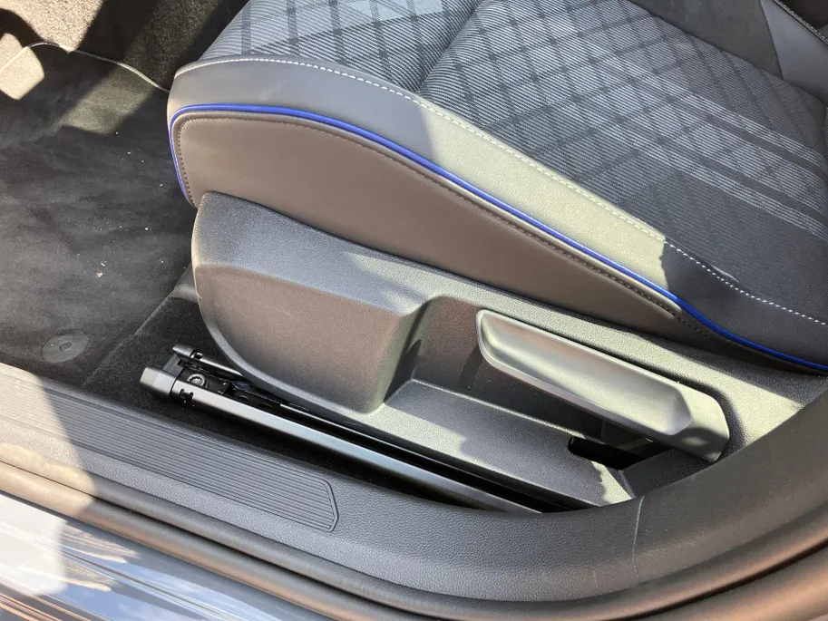 Volkswagen Golf 1.5eTSI/150PK R-Line Black Style · Panoramadak · Harman/Kardon sound · Apple/Android Car Play · Camera · Garantie t/m 14-09-2030 of 100000km.