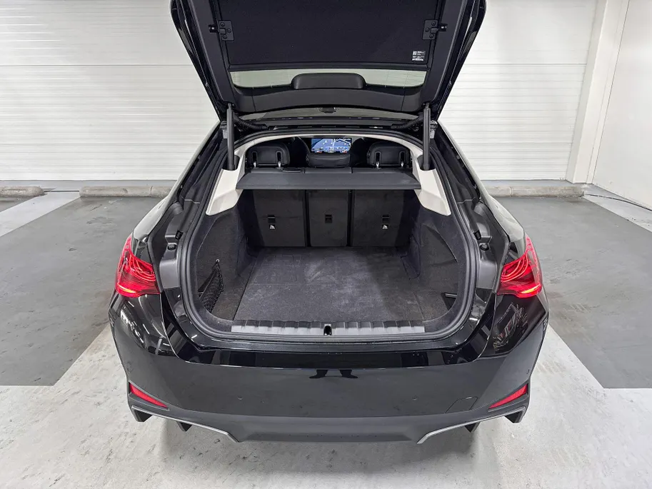 BMW i4 eDrive35