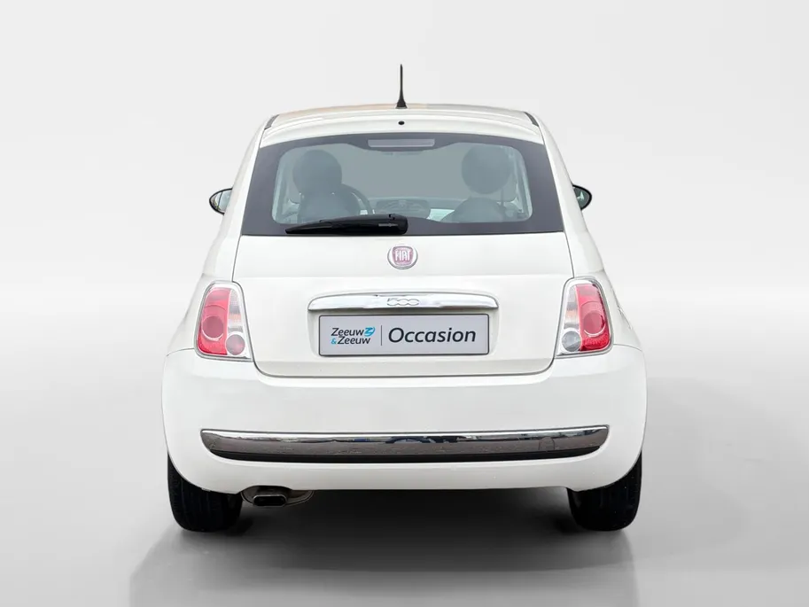 Fiat 500 1.2 Lounge airco , lm velgen , panoramadak , tel , usb , el ramen en spiegels .