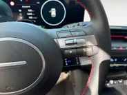 Hyundai Kona 1.6 GDI HEV N Line | Demo | Zeer compleet | Two-tone | Elektrische achterklep | Stoeverwarming & koeling | Stuurverwarming | 360 graden camera |