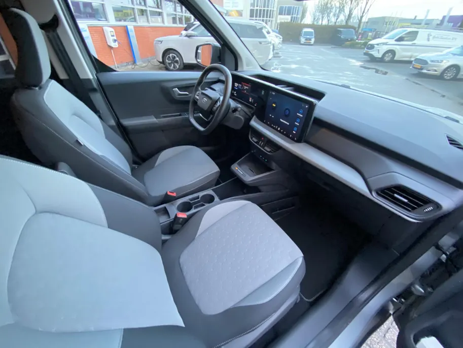 Ford Tourneo Courier courier EV / TREKHAAK / WINTERPAKKET.