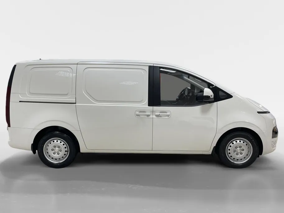 Hyundai Staria 1.6 T-GDI HEV | 3p. | Betimmerd! | Navi | Climate control | Carplay