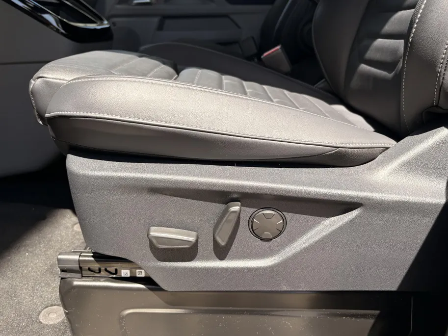 Ford Transit Custom Tourneo 340 2.5 PHEV L2H1 Titanium X 1850 KG Trekgewicht | LUXURY PACK | TREKHAAK | DRIVER ASSISTANCE PACK | APPLE CARPLAY / ANDROID AUTO I