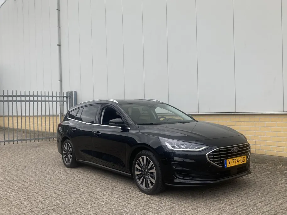 Ford Focus 1.0 EcoBoost Hybrid 155pk Automaat TitaniumX Wagon Groot Navigatie - Winter pakket - AGR bestuurdersstoel