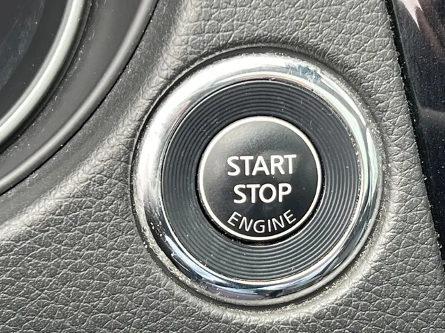 Nissan QASHQAI 1.2 N-Connecta | NAVIGATIE | PANORAMA DAK | 360 CAMERA | 18 INCH | CRUISE CONTROL | CLIMATE CONTROL |