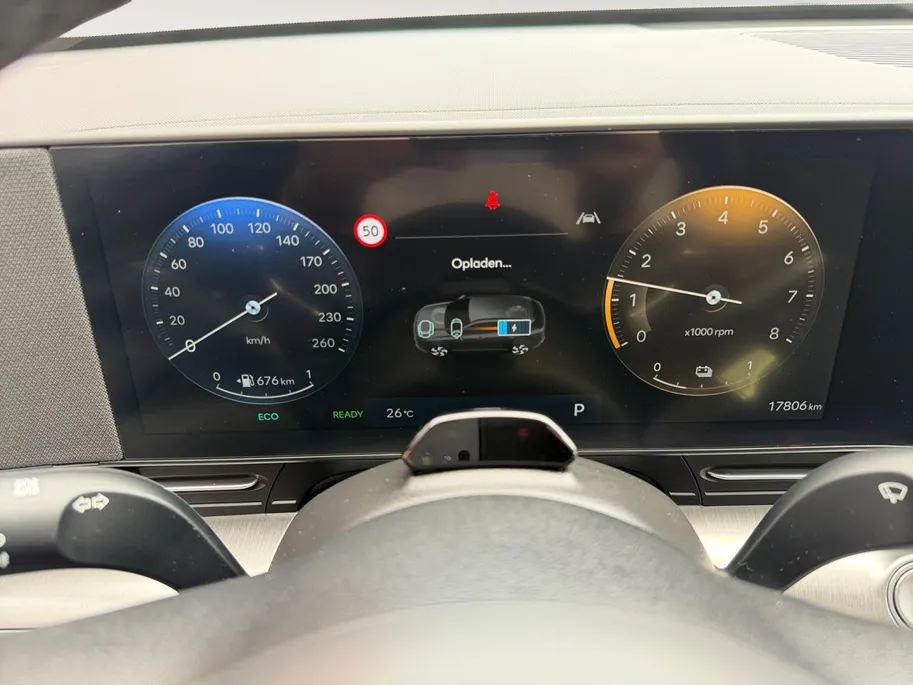 Hyundai Kona 1.6 GDI HEV Comfort Smart | Stuur-/ Stoelverwarming | Climate Control | Navigatie | Achteruitrijcamera | Parkeersensoren voor en achter | Apple Carplay/ Android auto |
