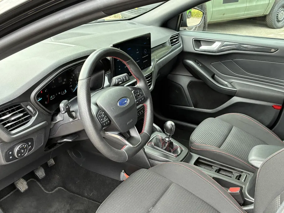 Ford Focus Wagon 1.0 EcoBoost Hybrid ST Line