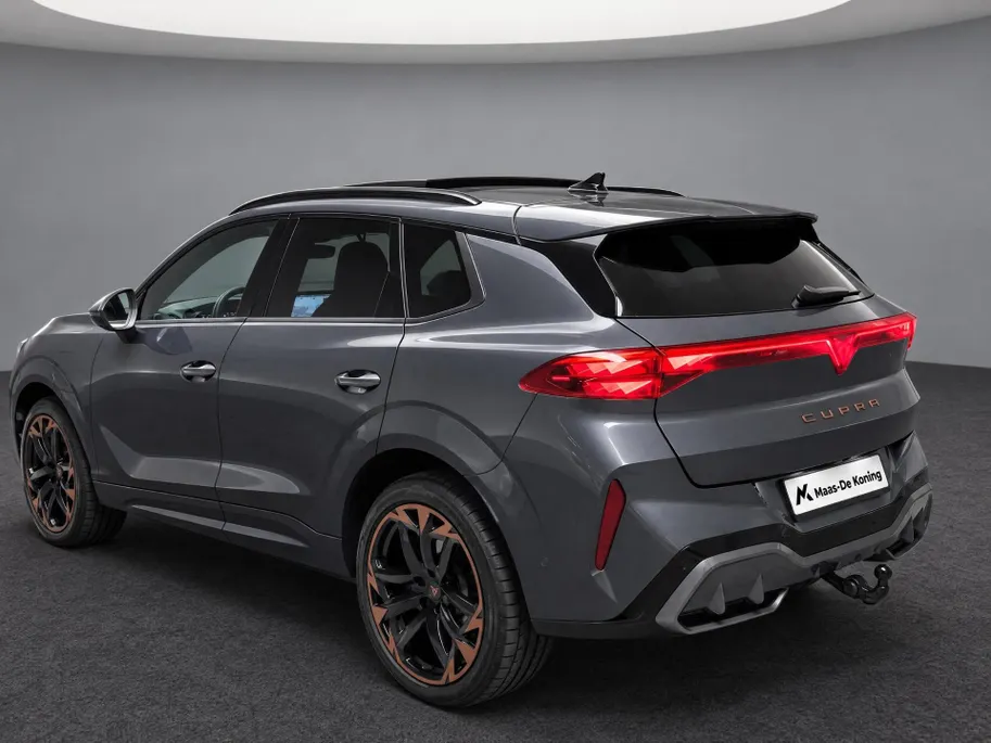 CUPRA Terramar 1.5TSIe-Hybrid 200kW/272PK VZ · Panoramadak · Trekhaak · 360°Camera · Sennheiser sound · Garantie t/m 28-04-2030 of 100000km.