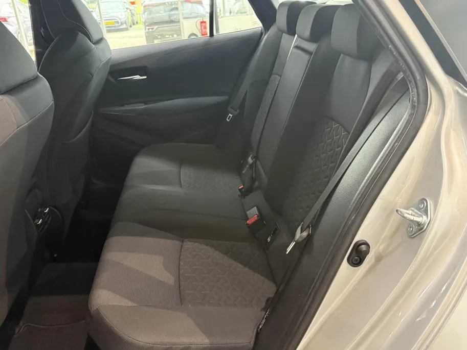 Toyota Corolla Touring Sports 1.8 Hybrid First Edition Trekhaak!