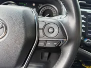 Toyota Camry 2.5 Hybrid Premium LM VELGEN | LEDER | STOELVERWARMING | CRUISE | NAVI | APPLE CARPLAY EN ANDROID