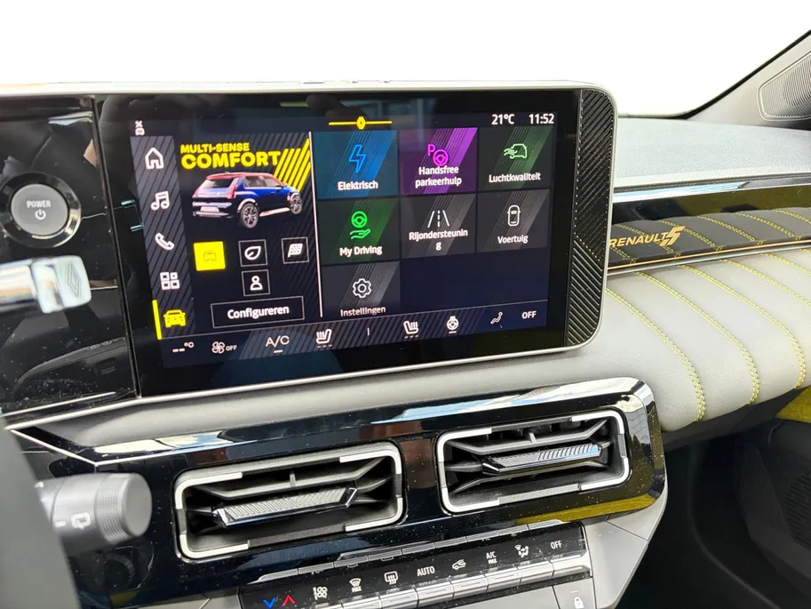 Renault 5 comfort range iconic cinq 52 kWh Nu met 1600,- voorraad korting , Pack Safety & Advanced Driving Assist , allseason banden , Apple Carplay/Android Auto , stoel en stuurverwarming , navigatiesysteem , veel mooie opties.