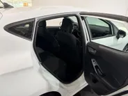 Ford Fiesta 95PK EcoBoost ST-Line | Keyless | Lichtmetalen Velgen | Climate Control | Apple CarPlay/Android Auto | LED Dagrijverlichting | Cruise Control | Armsteun | Elektrische Ramen & Spiegels |