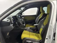 Renault 5 Comfort Range Iconic Cinq 52 kWh Automaat | DEMO | Harman Kardon Audio | Camera | Blind Spot Warning | Adaptive Cruise Control | Climate Control | Apple CarPlay/Android Auto | Digital Cockpit |