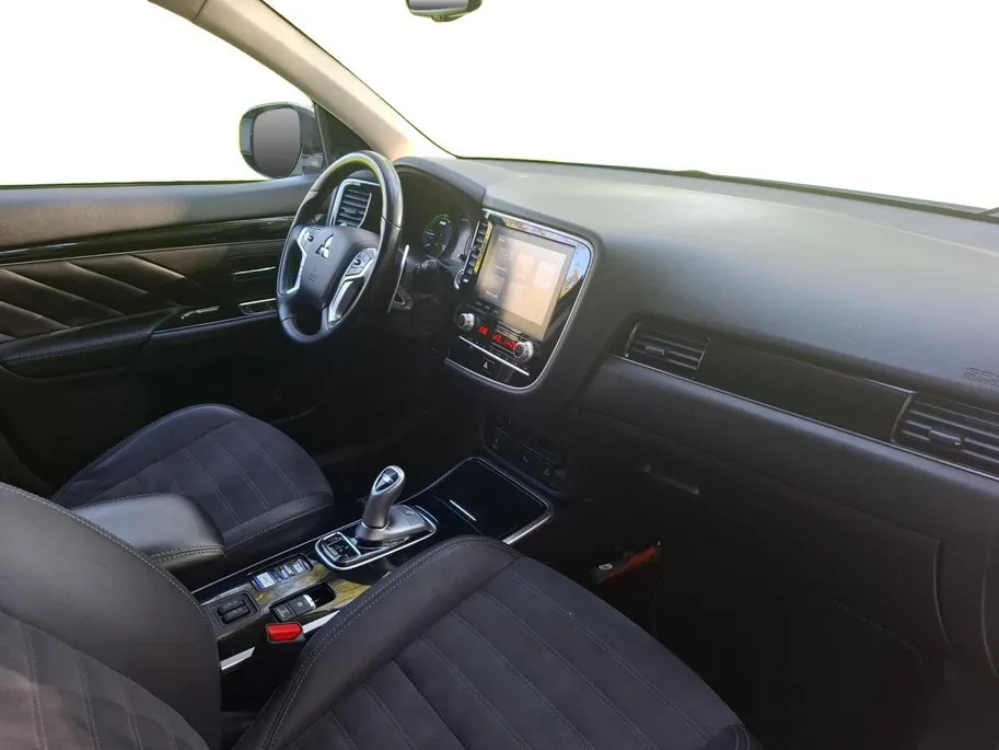 Mitsubishi Outlander 2.4 PHEV Intense | CRUISE | CLIMATE | PDC | STOELVERWARMING |