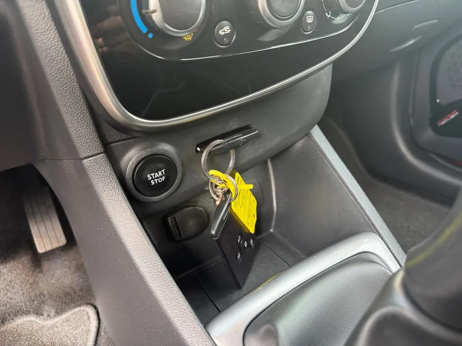 Renault Clio Estate 0.9 TCe Limited | Camera | Parkeersensoren | Bluetooth | Navigatie | All Season Banden | Dealer Onderhouden | 12 Maanden BOVAG Garantie