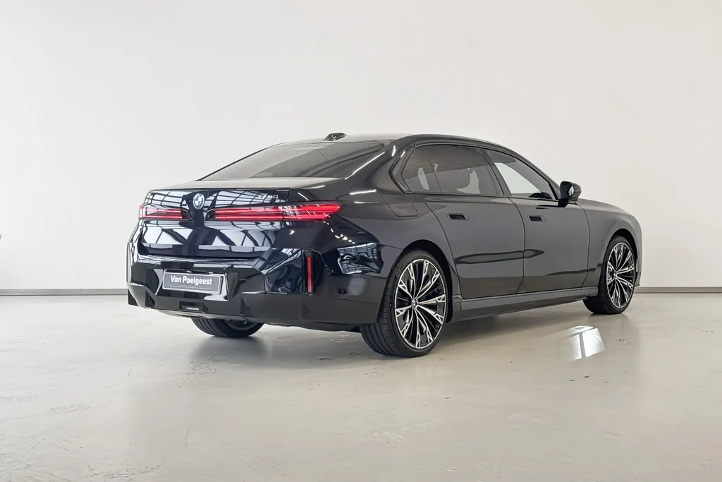 BMW i7 xDrive60 118.1 kWh