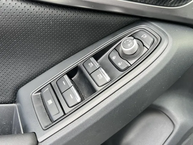 Subaru XV 2.0i e-BOXER Premium Automaat | Apple Carplay & Android Auto | Elek. Schuif/Kantel Dak | Climate Control | Lichtmetalen Velgen