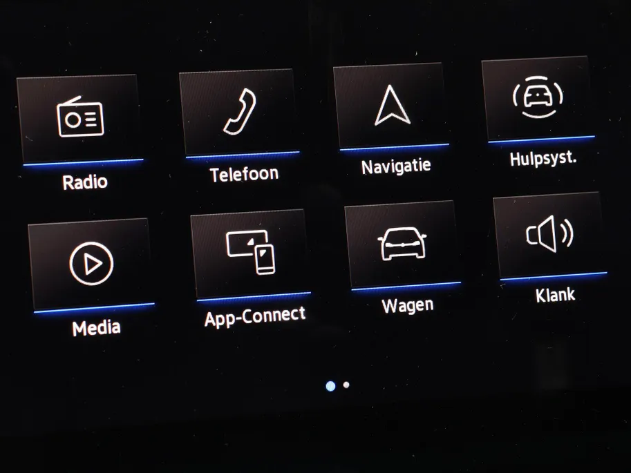Volkswagen T-Roc 1.5 TSI 150pk DSG R-Line Business · Camera · Apple/Android Car Play · Stoelverwarming · Parkeerassistent · ACC · Draadloze Telefoonlader · Garantie t/m 12-04-2027 of 100.000