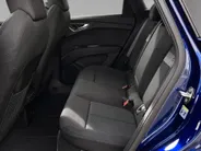 Audi Q4 e-tron 45 quattro Advanced edition 82 kWh 210kW/286PK · Panoramadak · Trekhaak · Camera · Apple/Android Car Play · Adaptive Cruise Control · Elektrische stoelverstelling · Stoelverwarming · Drive select