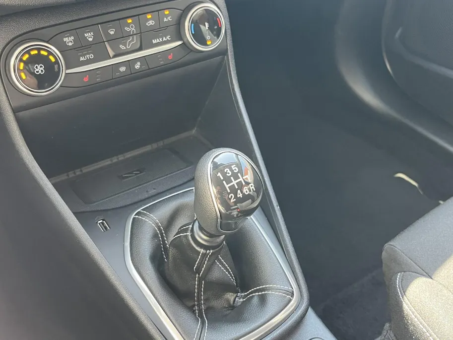 Ford Fiesta 1.0 EcoBoost Hybrid Titanium X