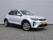 Kia Stonic 1.0 T-GDi MHEV DynamicPlusLine | Camera | Clima | Cruise | 16' LM | LED | Navi | Apple Carplay/Android Auto | Keyless | Automaat |
