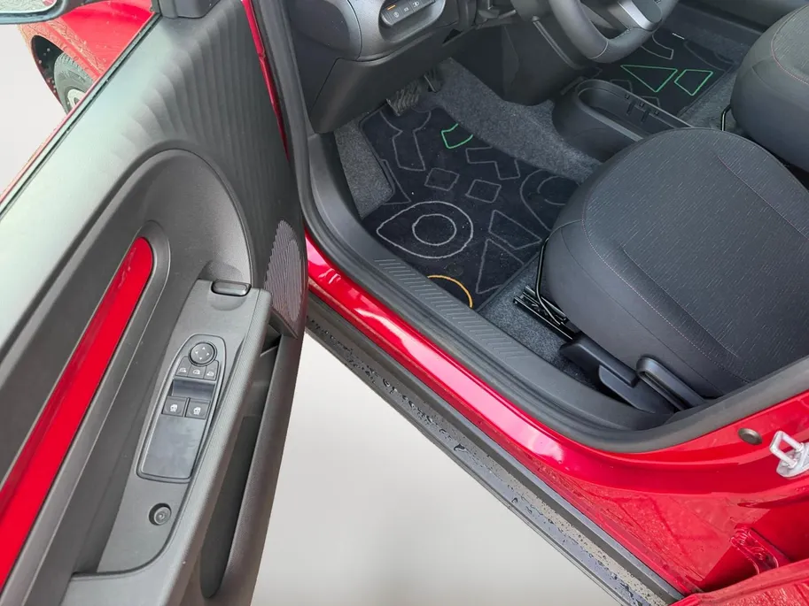 Renault Twingo urban range techno 27.5 kWh | Camera | Adaptieve Cruisecontrol | Airco | Stoelverwarming | Apple Carplay & Android Auto | Rijdende Demo | Beschikbaar vanaf November 2026
